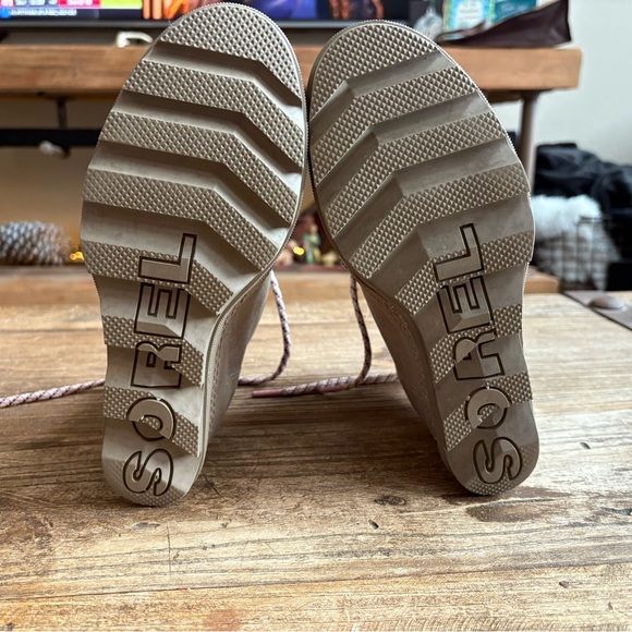 Women’s Sorel bootie - Picture 2 of 3